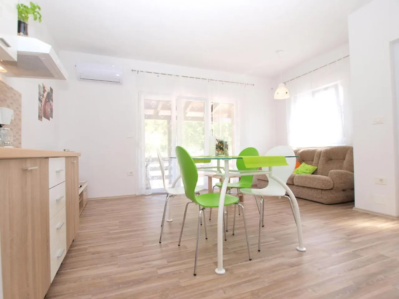 Apartments Suzana 1403 Fazana 0*,  Croatia